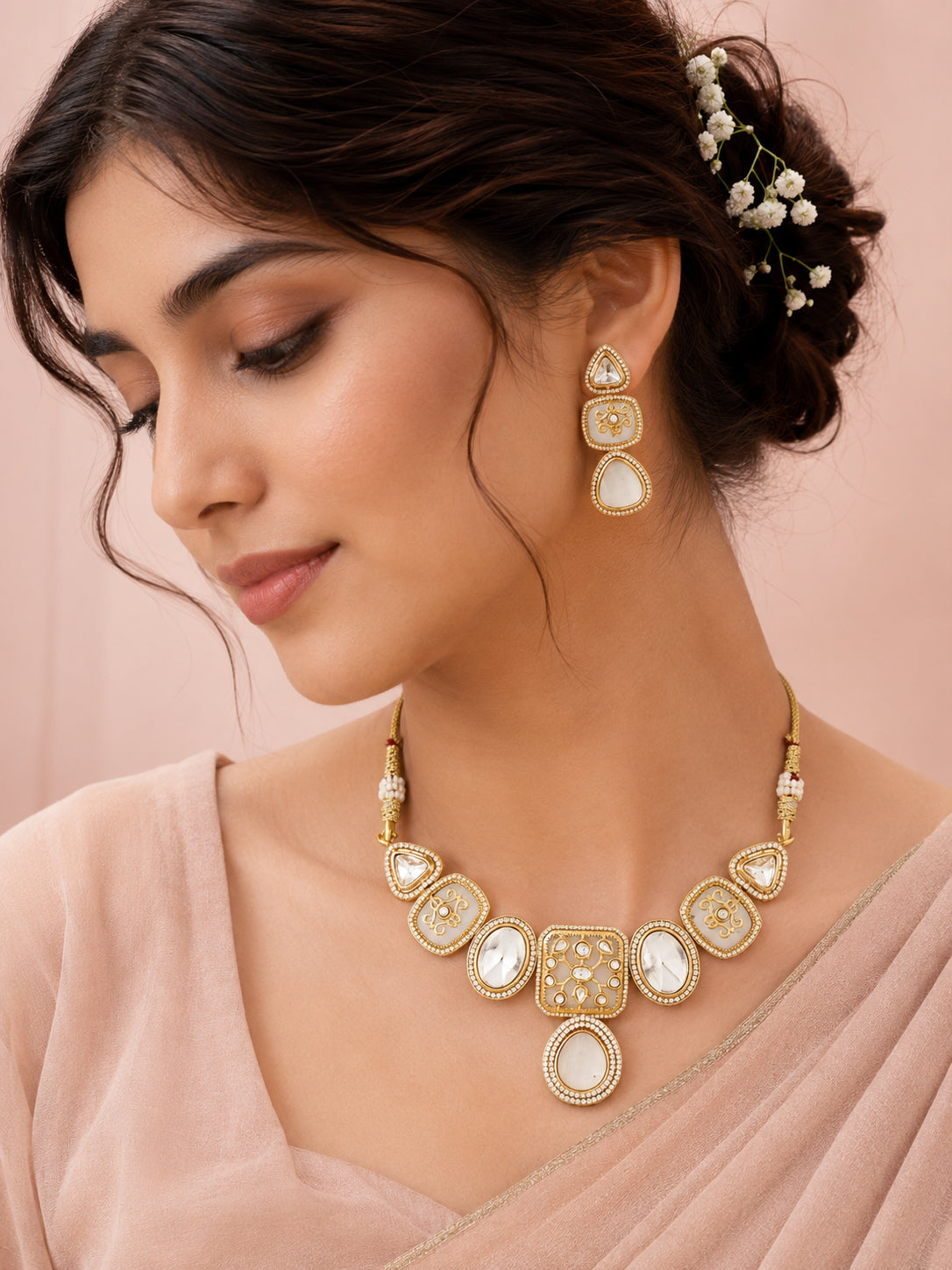 Aanura Kundan Choker Necklace with Teardrop Pendant