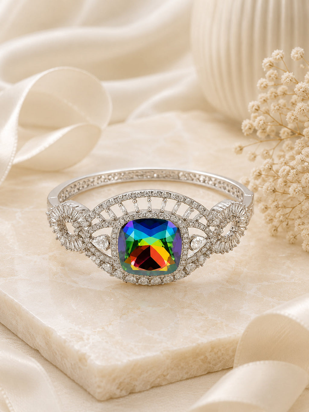 Aanura Emerald Royale Gold Bracelet