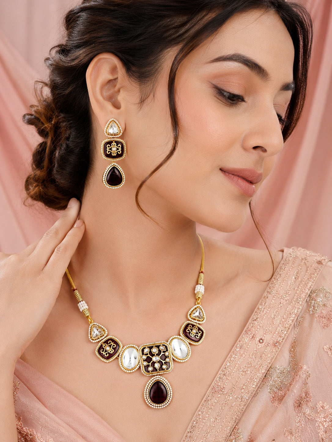 Aanura Kundan Choker Necklace with Teardrop Pendant