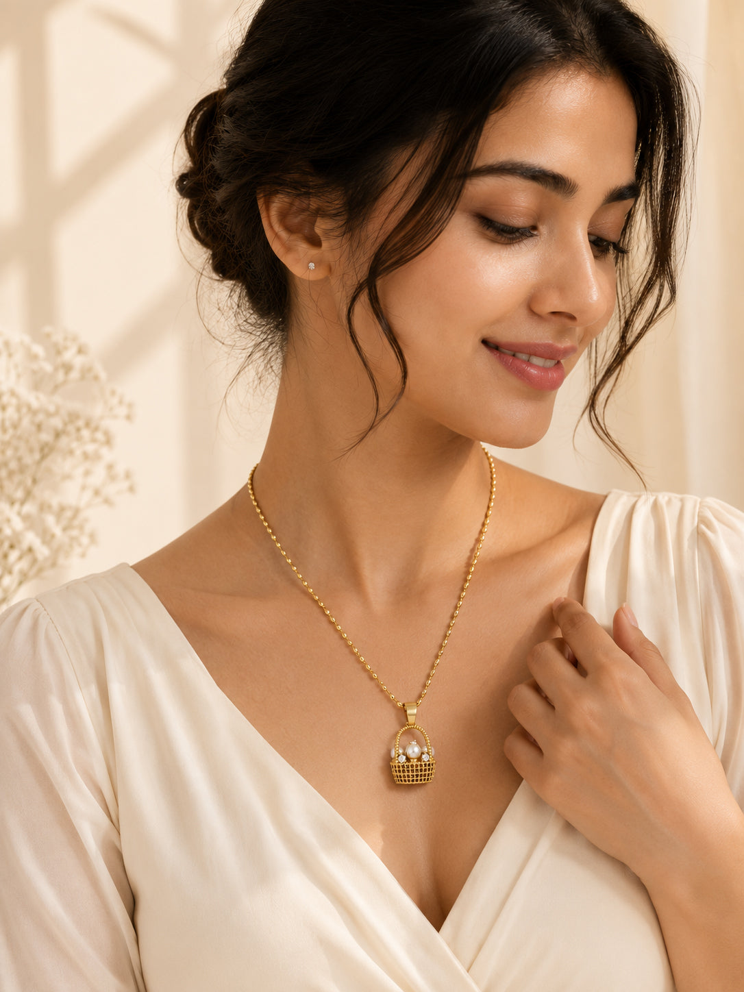 Oval-Link Pearl Basket Charm Necklace in 18K Gold Plating