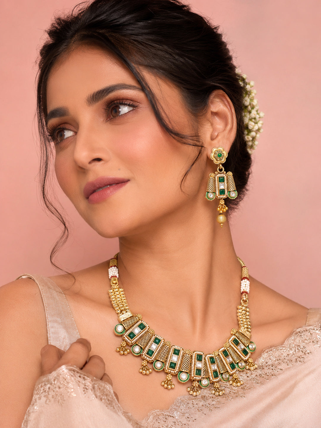 Aanura Antique Green Kundan Choker Necklace Set