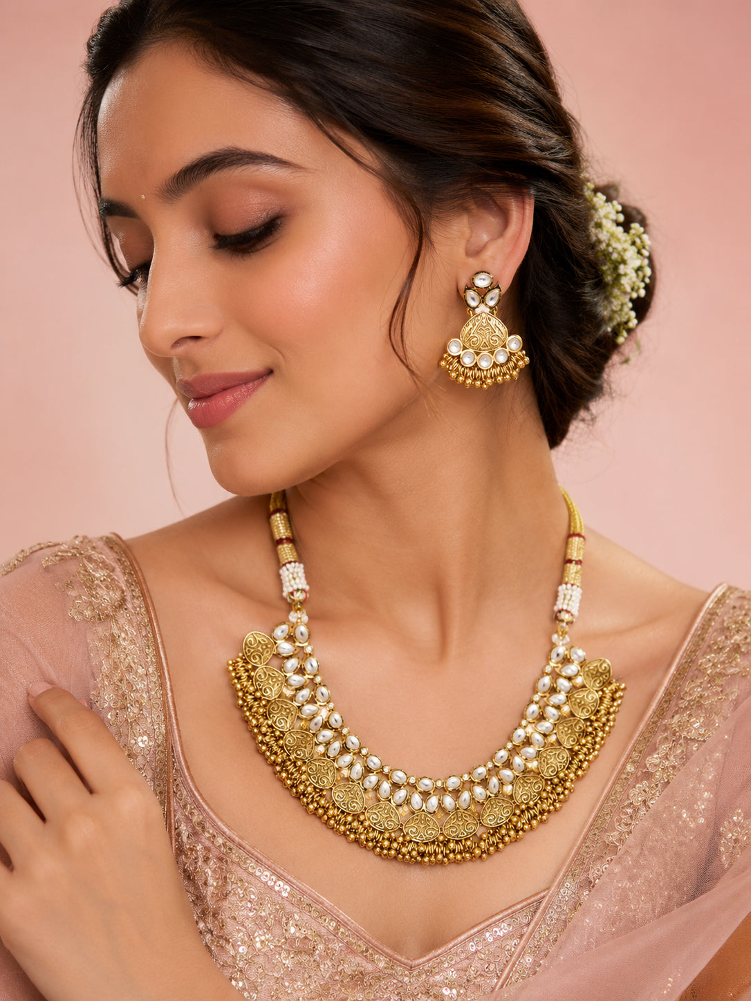 Aanura Antique Gold Kundan Choker Necklace Set