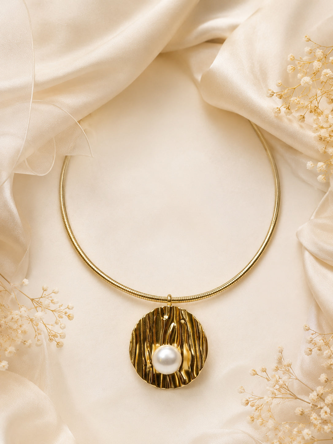 Aurelia Gold Choker with Pearl & Pendant