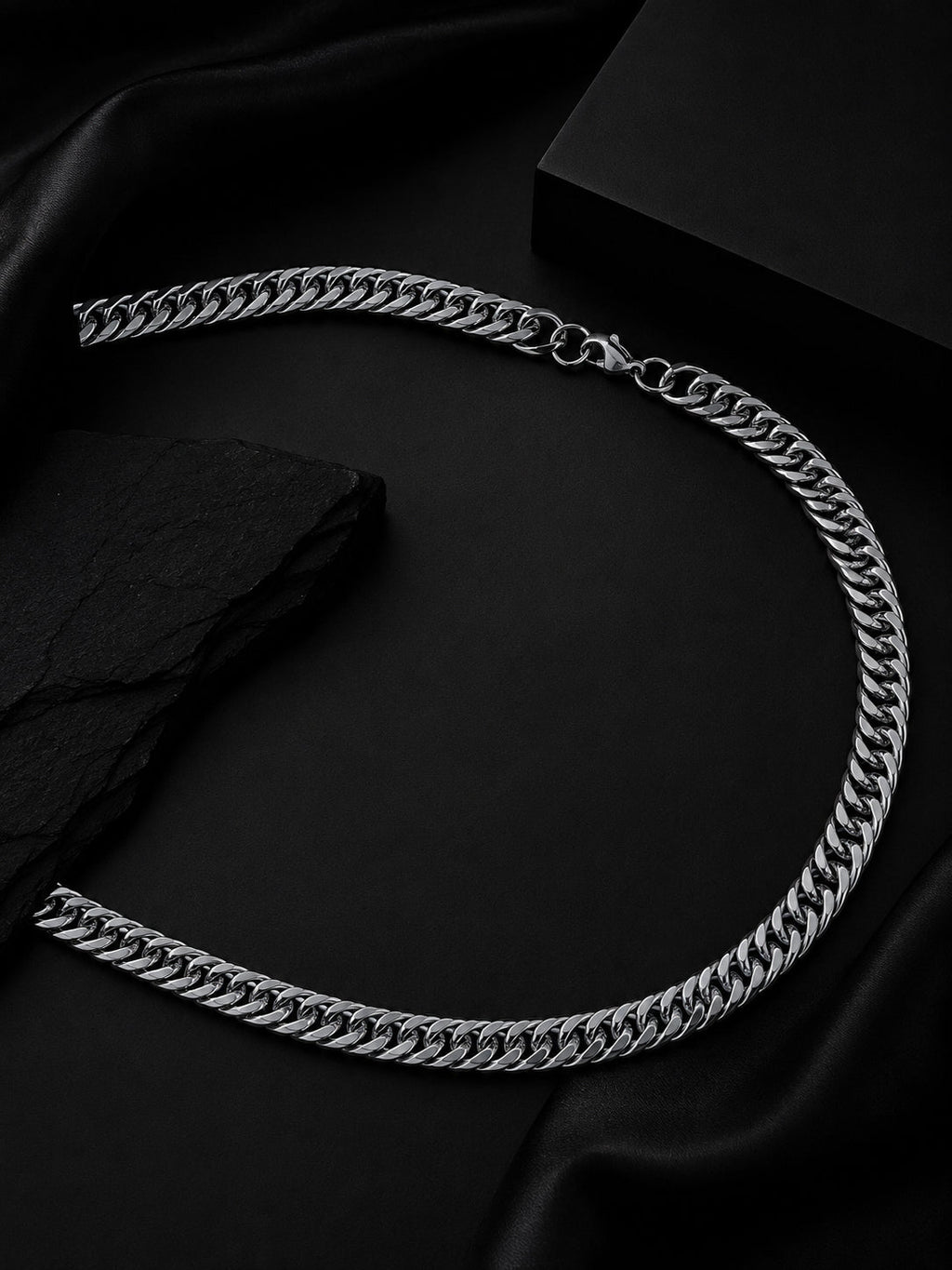 Rhodium Plating Anti Tarnish Waterproof Bold Curb Chain