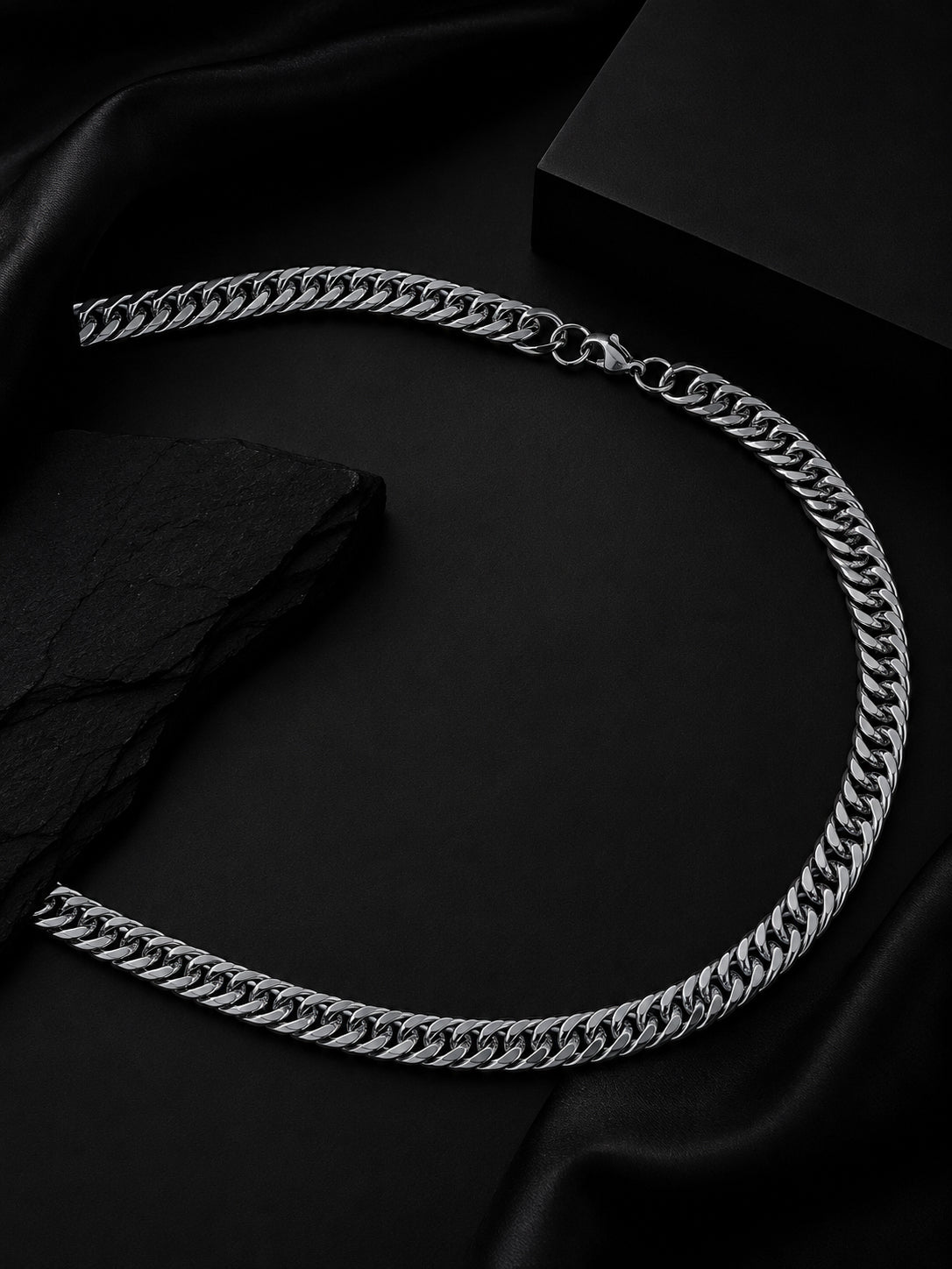 Rhodium Plating Anti Tarnish Waterproof Bold Curb Chain