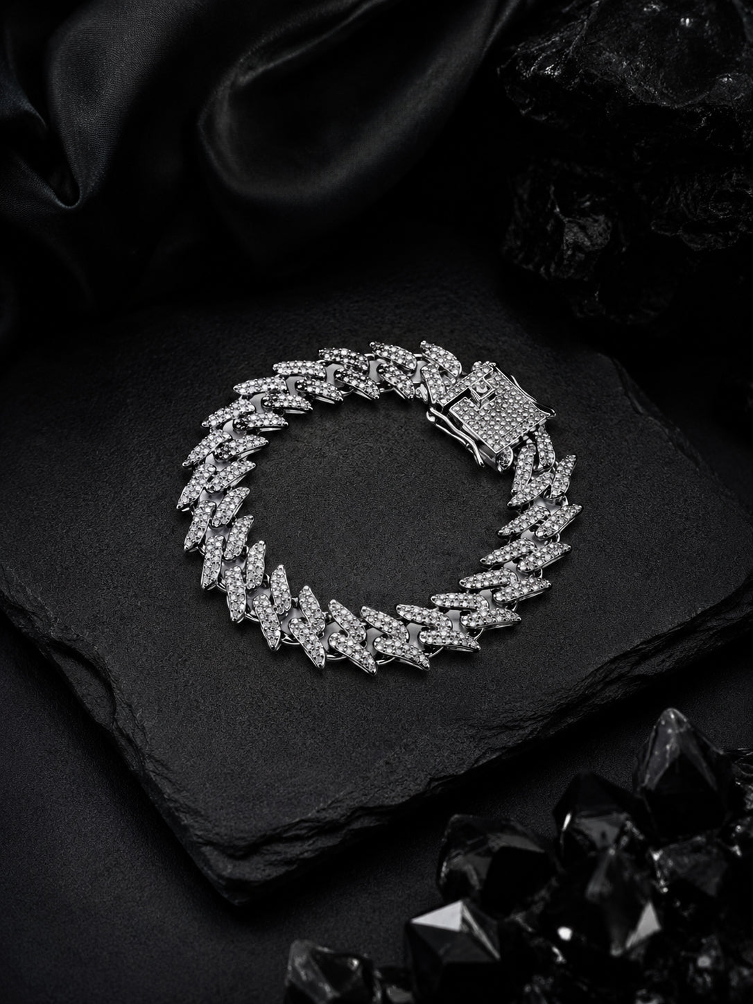 Rhodium Plating Anti Tarnish Waterproof Bolt Bracelet