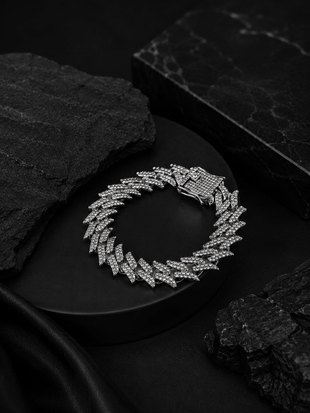 Rhodium Plating Anti Tarnish Waterproof Bolt Bracelet