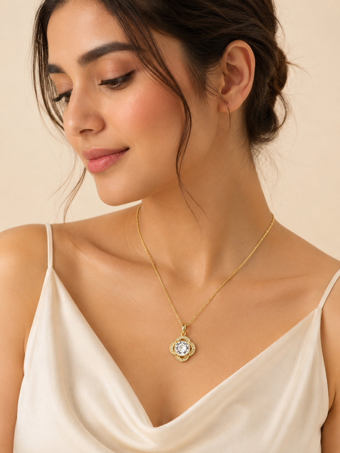 18K Gold Plated White Flower Halo Crystal Necklace