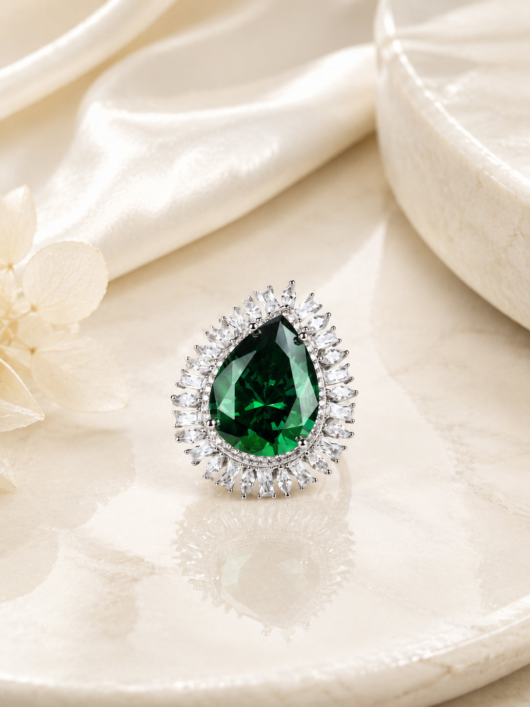 Rhodium Plated Green Oval Halo Anti-Tarnish Waterproof Ring