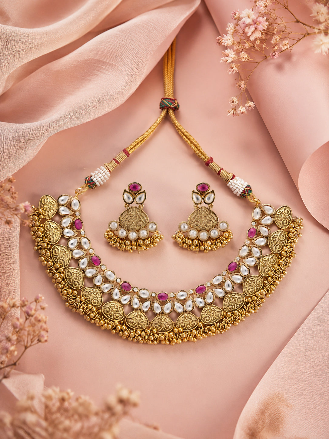 Aanura Antique Gold Kundan Choker Necklace Set
