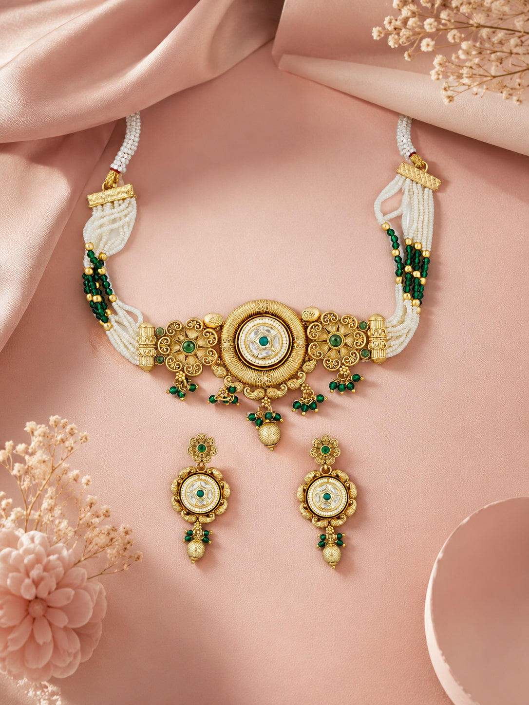 Aanura Antique Circular Kundan Choker Necklace Set