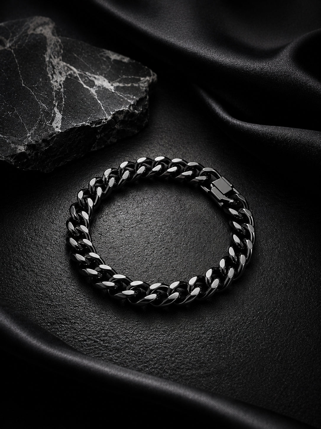 Black Plated Anti Tarnish Waterproof Curb Bracelet